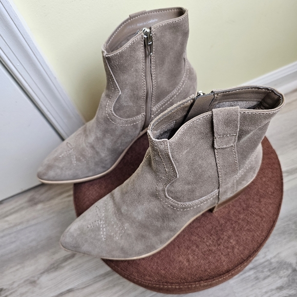 Dolce Vita Embroidered Western Style Ankle Boots 8.5 - Picture 3 of 8